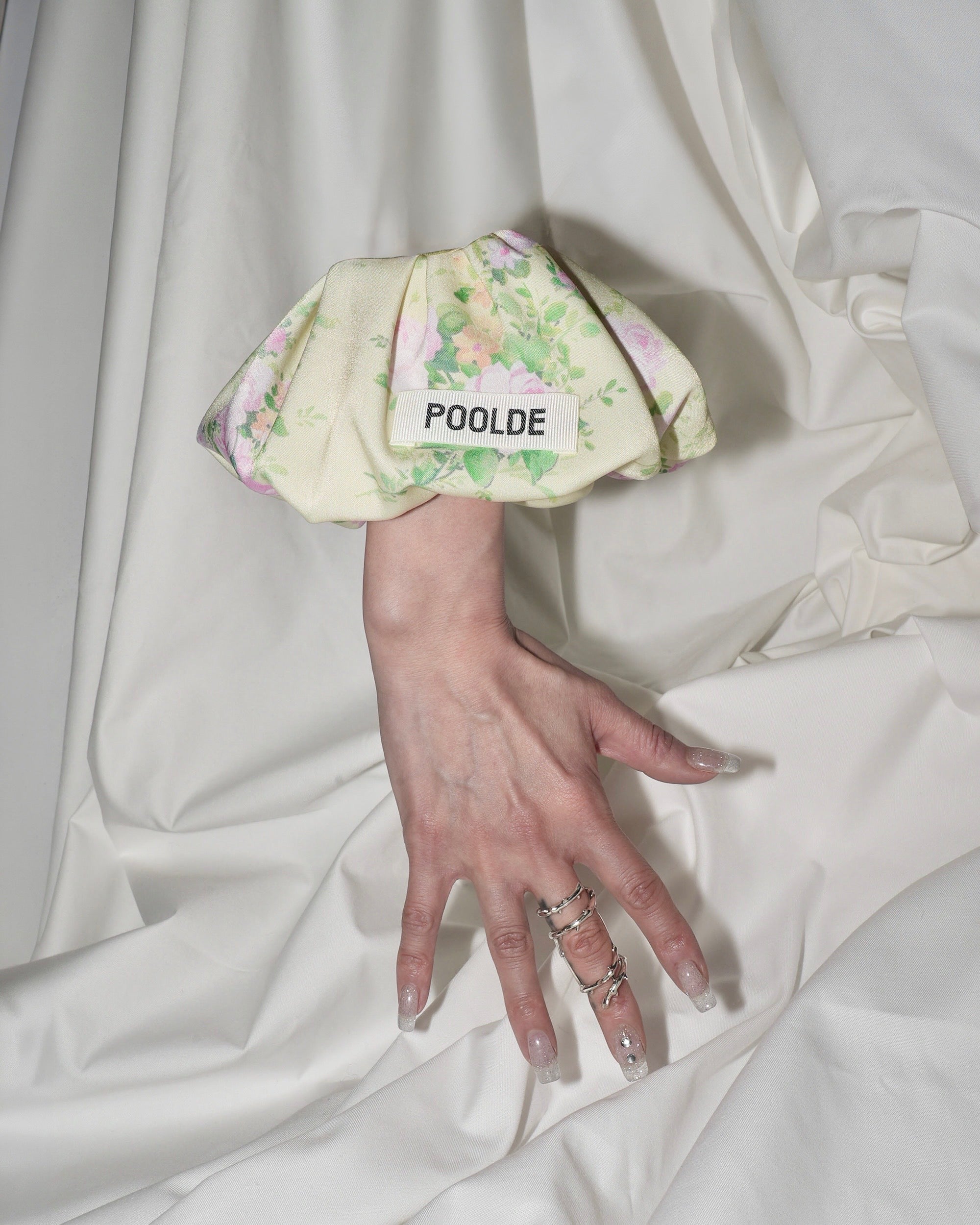 ¥65,000以上（税込・送料込）お買い上げの方にオリジナルシュシュをプレゼント