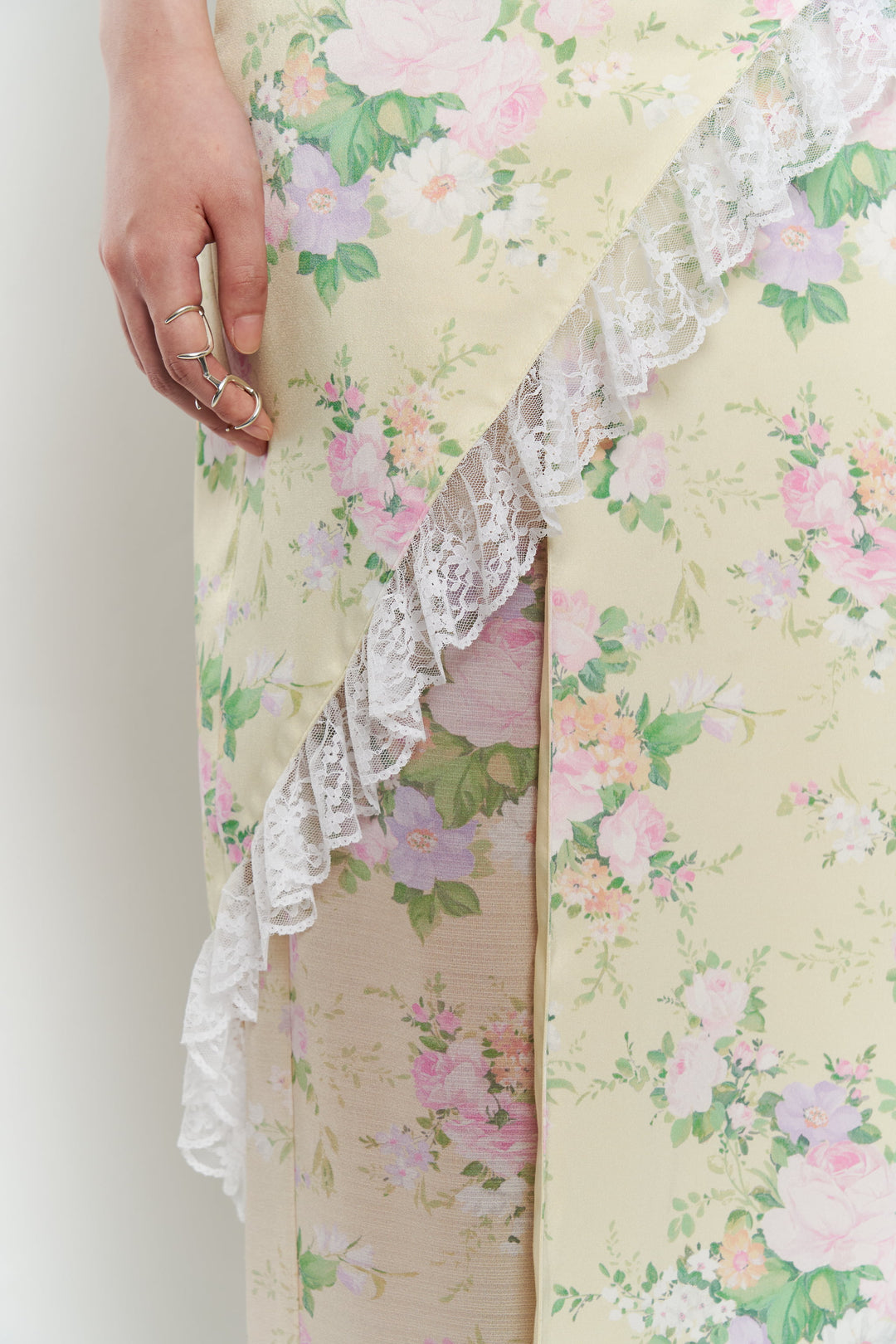 PILLAR OF AIR SKIRT BLOOM