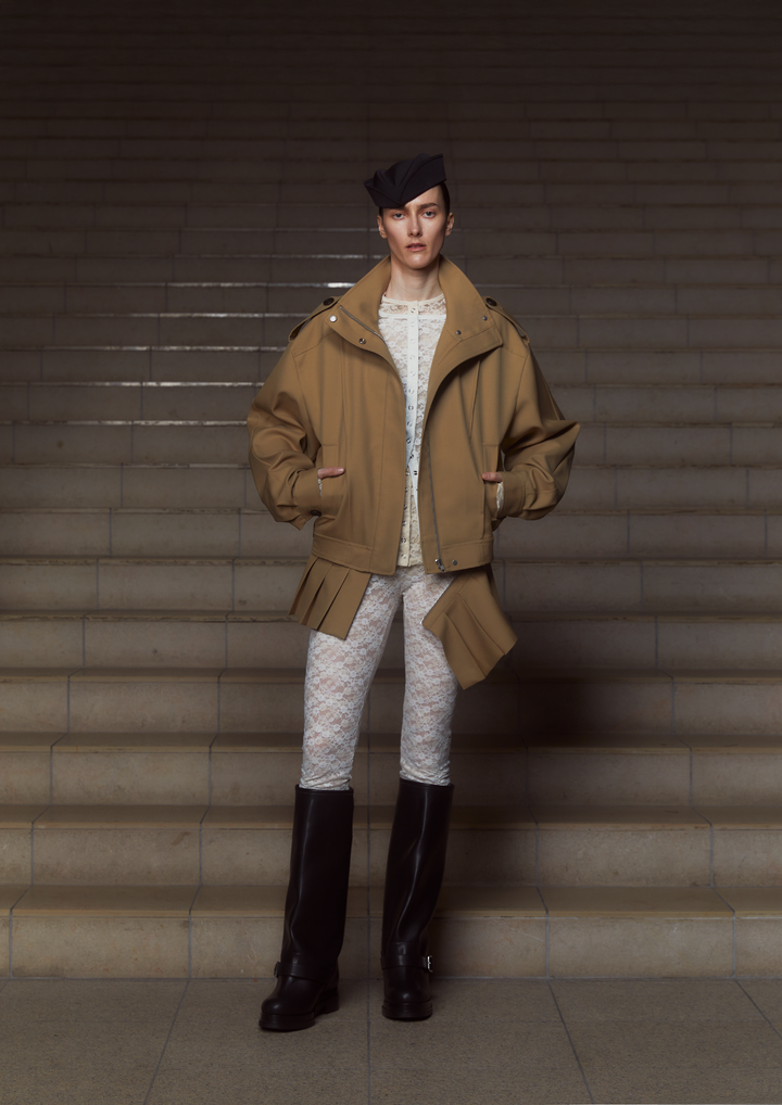 Kilt-Hem Zip Blouson