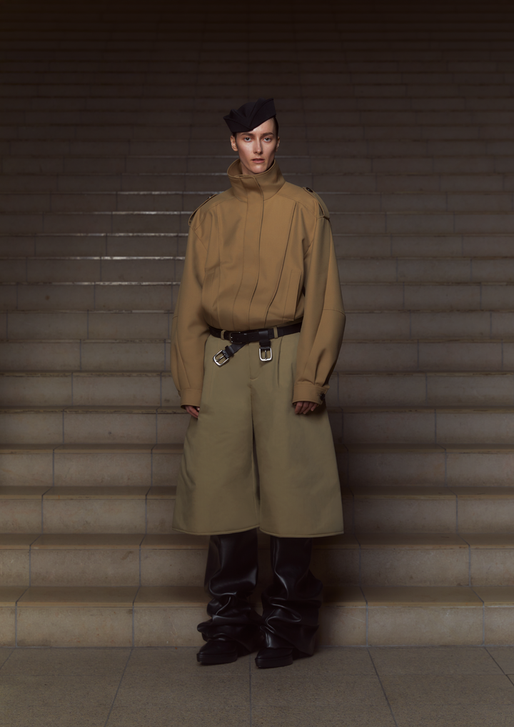 Kilt-Hem Zip Blouson