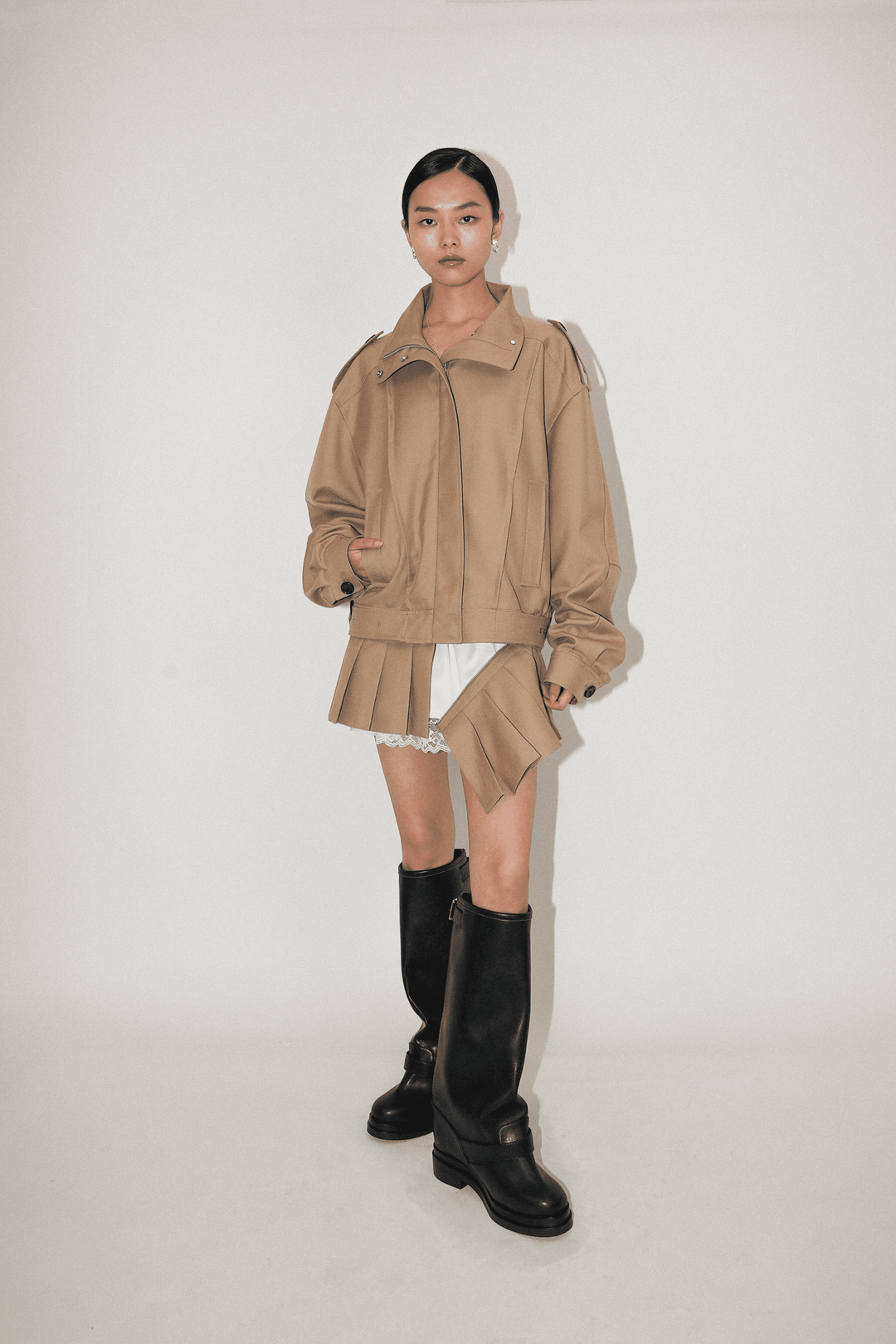 Kilt-Hem Zip Blouson